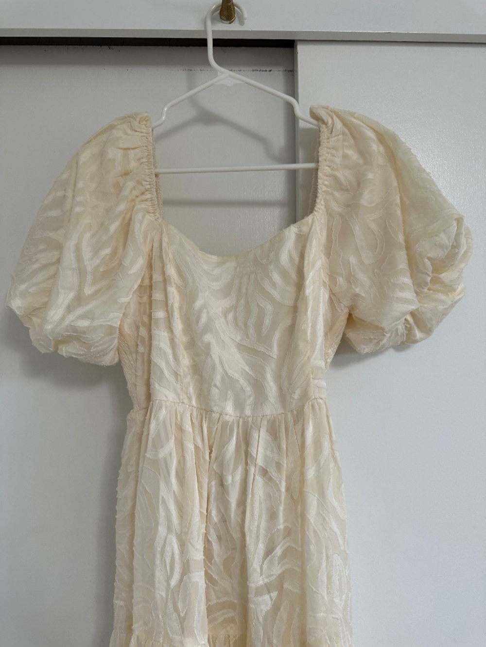 Cream M Embroidered Midi - Picture 2 of 2